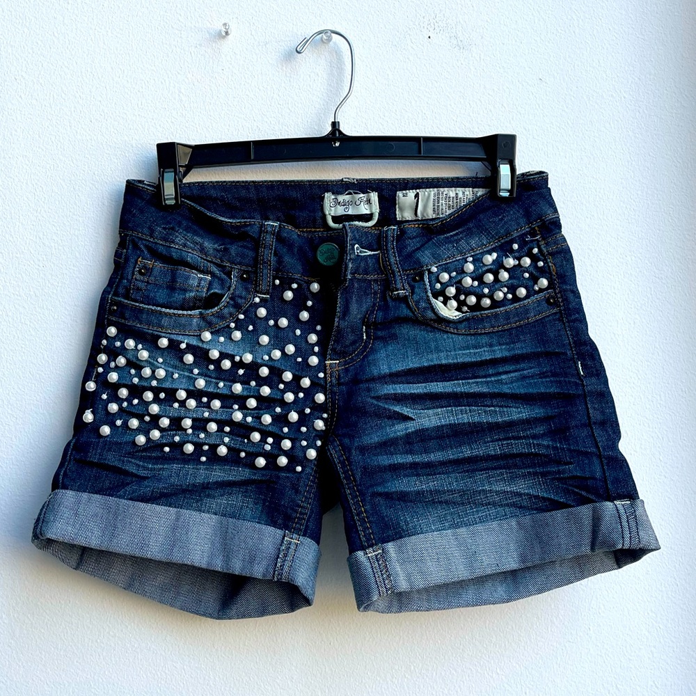 Indigo Rein jean shorts with Pearl beads
